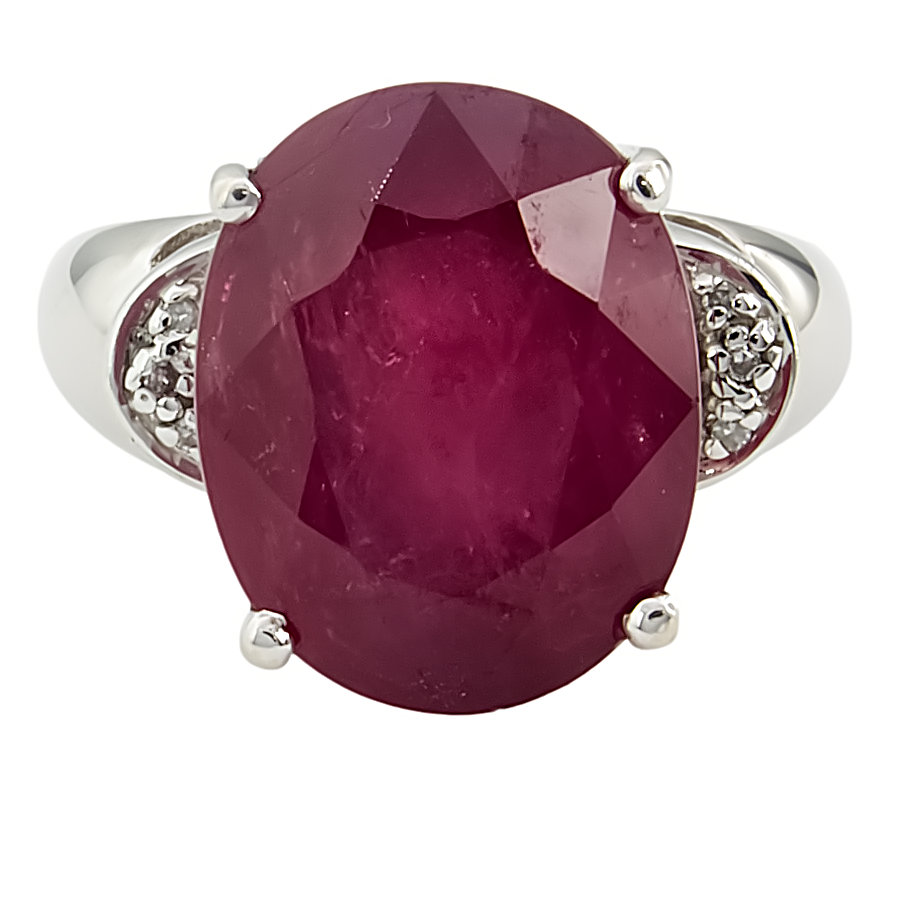 18ct white gold Ruby / Diamond Ring size N